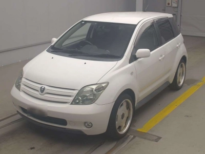 TOYOTA IST