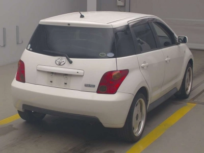 TOYOTA IST