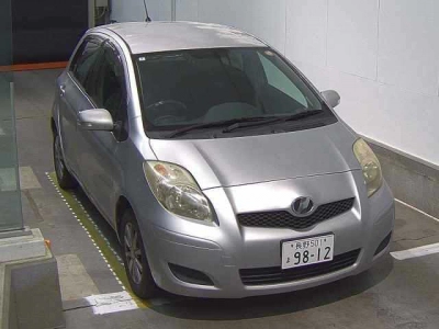 TOYOTA VITZ