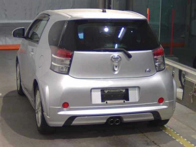 TOYOTA IQ