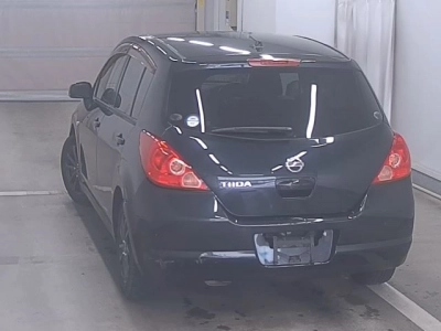 NISSAN TIIDA