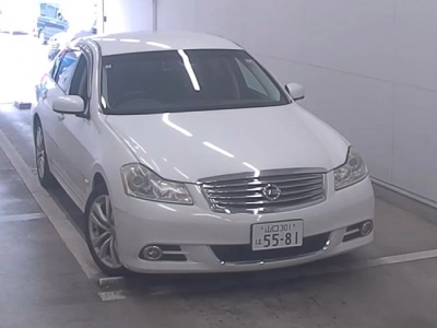 NISSAN FUGA