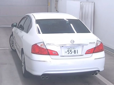 NISSAN FUGA