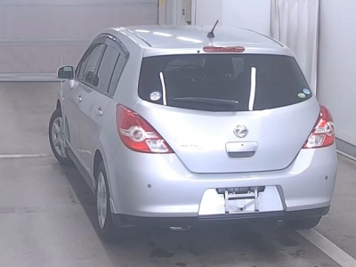 NISSAN TIIDA