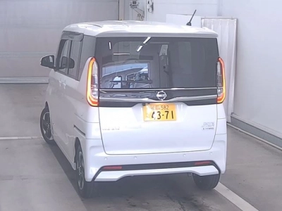 NISSAN ROOX