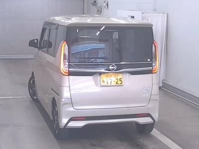 NISSAN ROOX