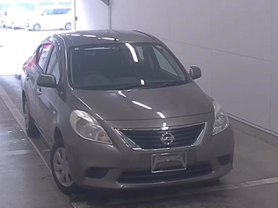 NISSAN TIIDA LATIO