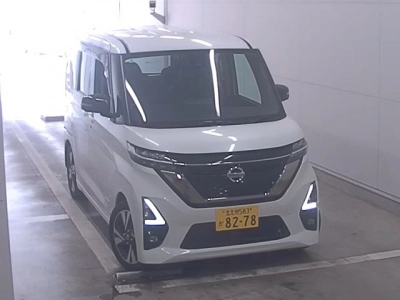 NISSAN ROOX