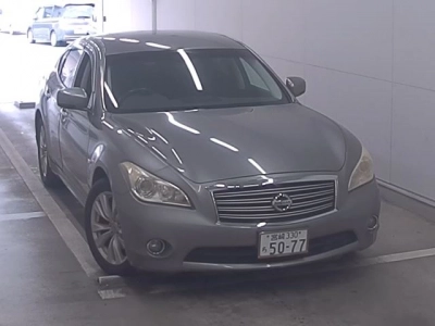 NISSAN FUGA