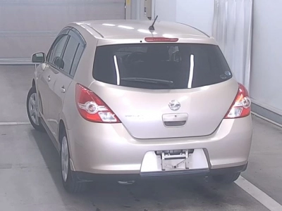 NISSAN TIIDA