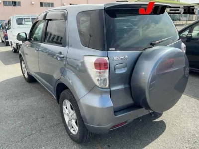 TOYOTA RUSH
