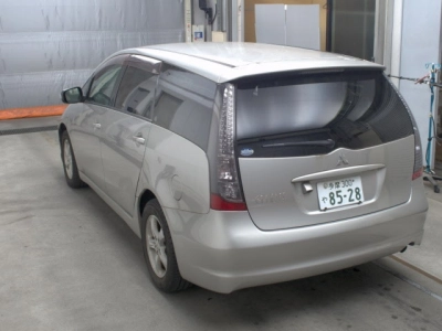 MITSUBISHI GRANDIS