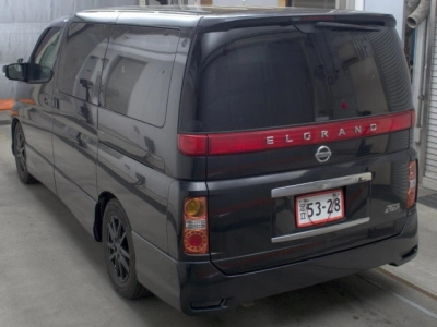 NISSAN ELGRAND