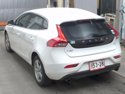 VOLVO V40