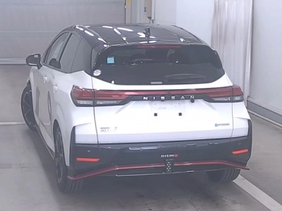 NISSAN AURA