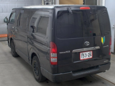 TOYOTA HIACE VAN