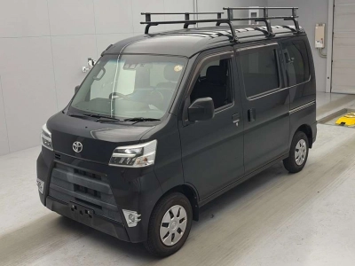 TOYOTA PIXIS VAN