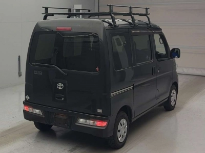 TOYOTA PIXIS VAN