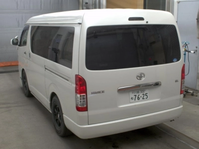 TOYOTA HIACE WAGON