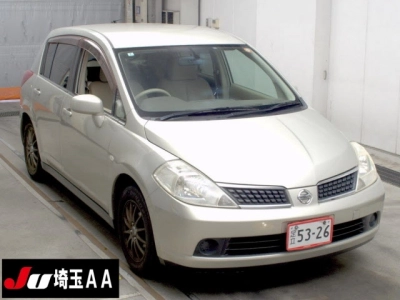 NISSAN TIIDA