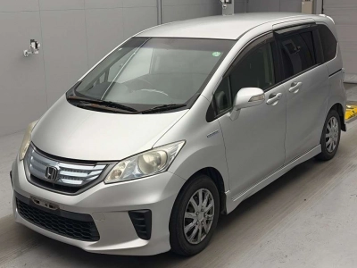 HONDA FREED HYBRID
