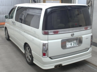 NISSAN ELGRAND