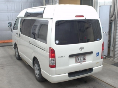 TOYOTA HIACE VAN