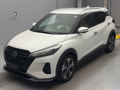 NISSAN KICKS