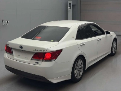 TOYOTA CROWN HYBRID