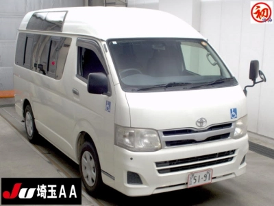 TOYOTA HIACE VAN