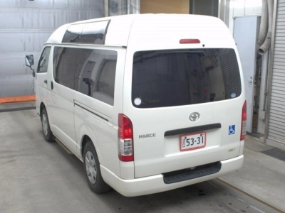 TOYOTA HIACE VAN