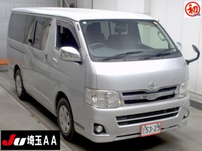 TOYOTA HIACE VAN