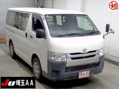 TOYOTA REGIUS VAN