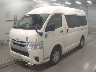 TOYOTA HIACE VAN