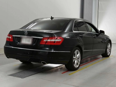 MERCEDES BENZ E CLASS