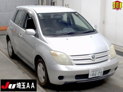 TOYOTA IST