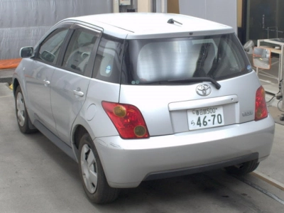 TOYOTA IST