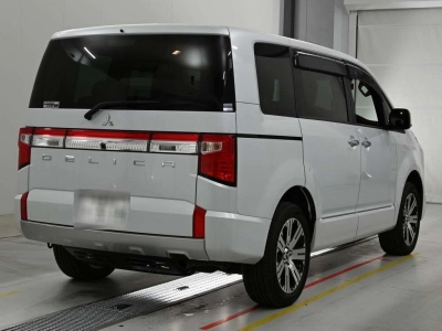 MITSUBISHI DELICA D:5