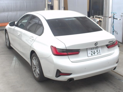 BMW 3 SERIES