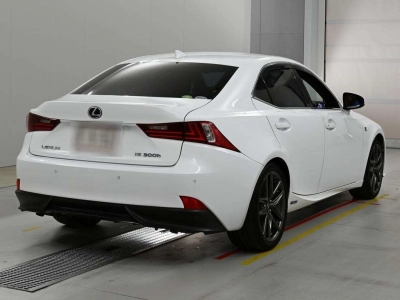 LEXUS IS