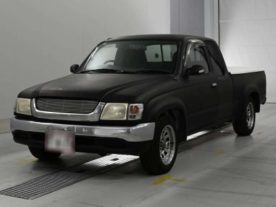 TOYOTA HILUX SPORTS PICK UP