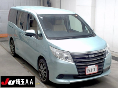 TOYOTA NOAH