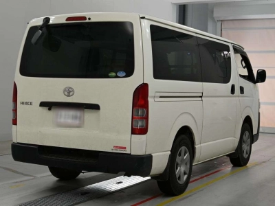 TOYOTA HIACE VAN