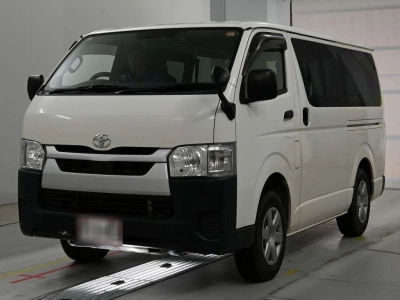 TOYOTA HIACE VAN