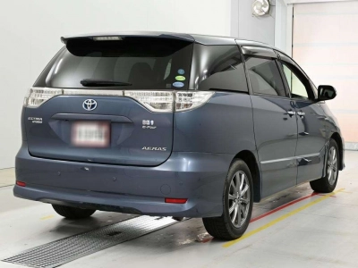 TOYOTA ESTIMA HYBRID