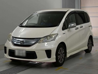 HONDA FREED HYBRID