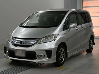 HONDA FREED HYBRID