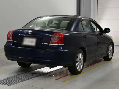 TOYOTA AVENSIS SEDAN