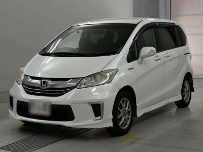 HONDA FREED SPIKE HYBRID