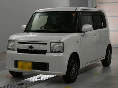 TOYOTA PIXIS SPACE